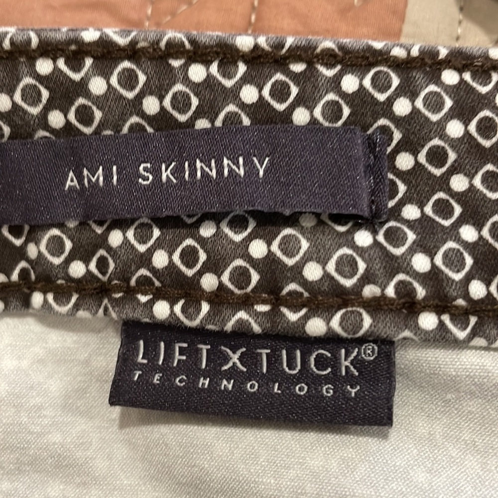 Women’s Jeans - Picture 4 of 5